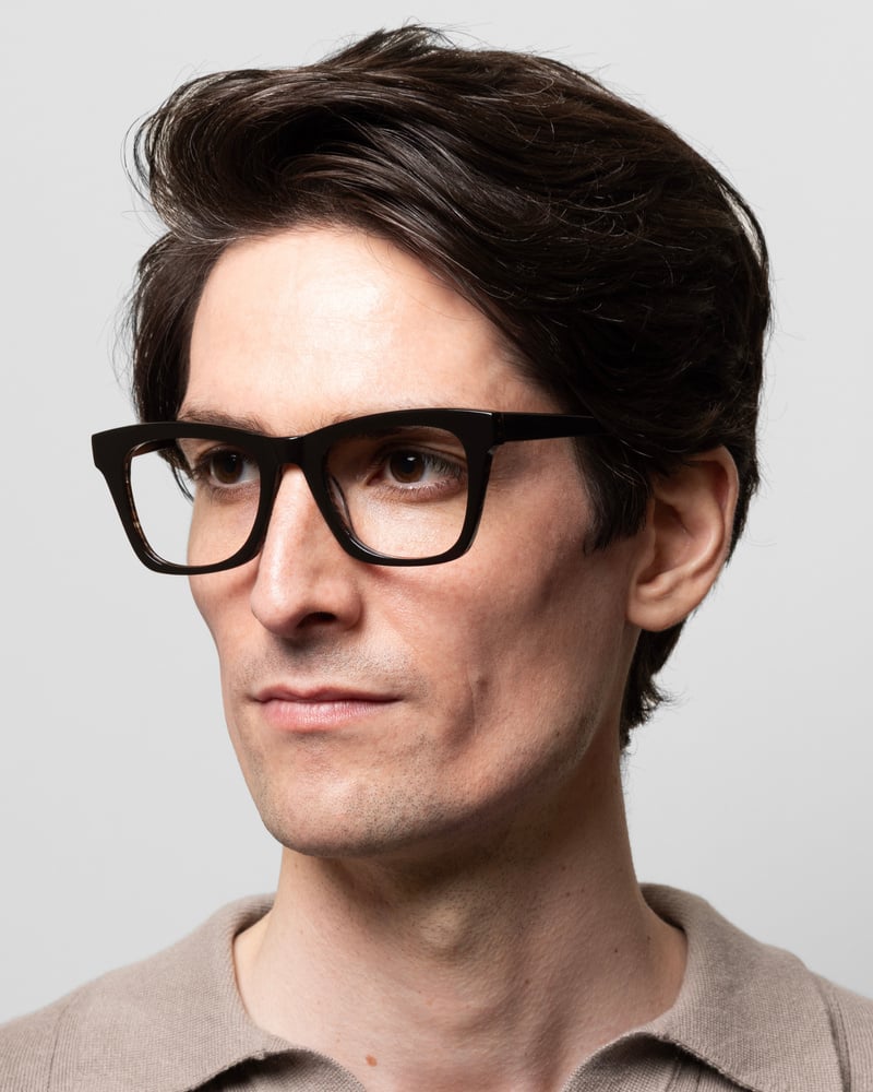 Elin Smoky Hazel Blue Light