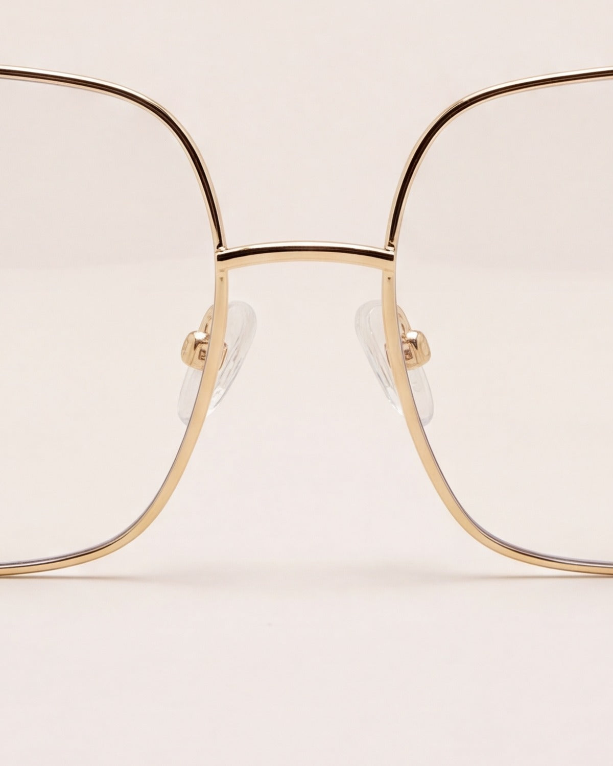 Billie Gold Readers, detail