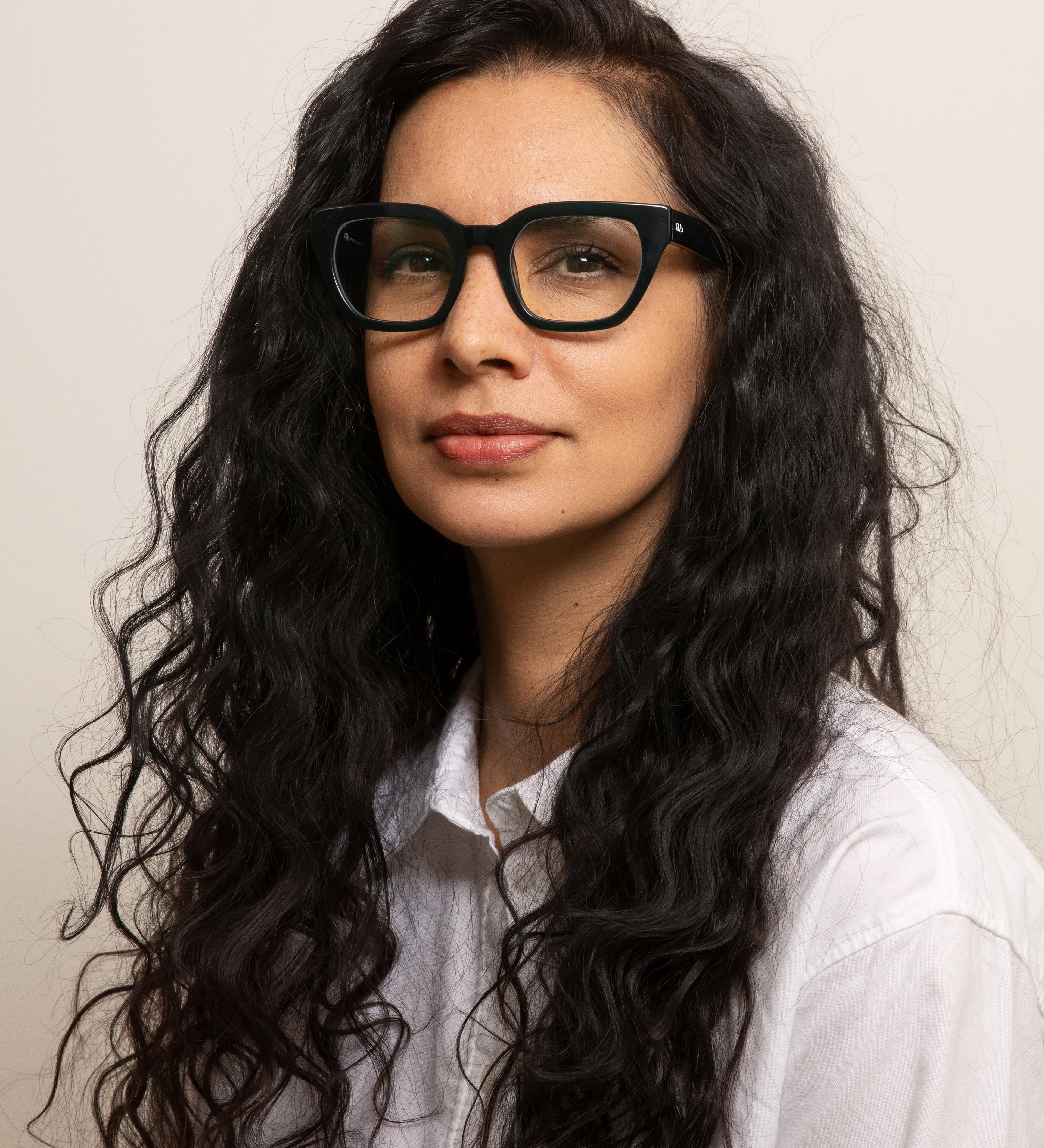 Kiara Deep Green Blue Light