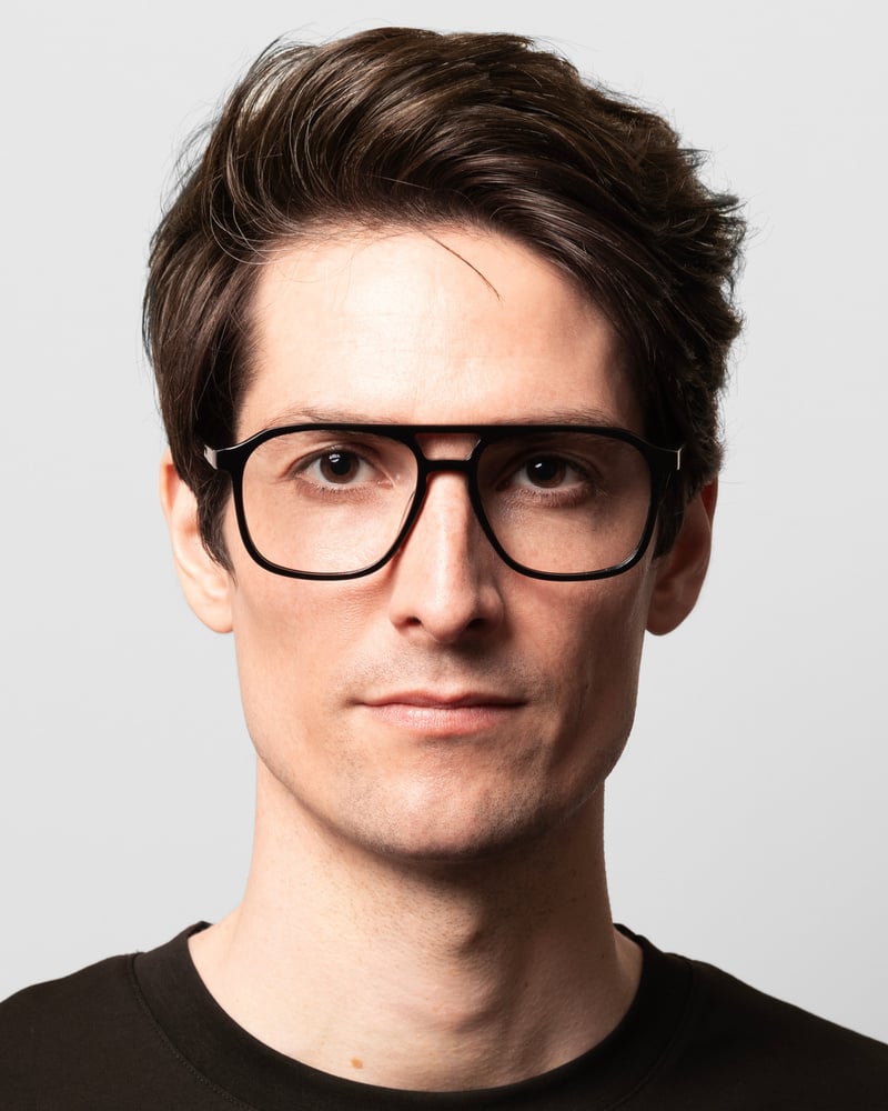 Robyn Black Blue Light